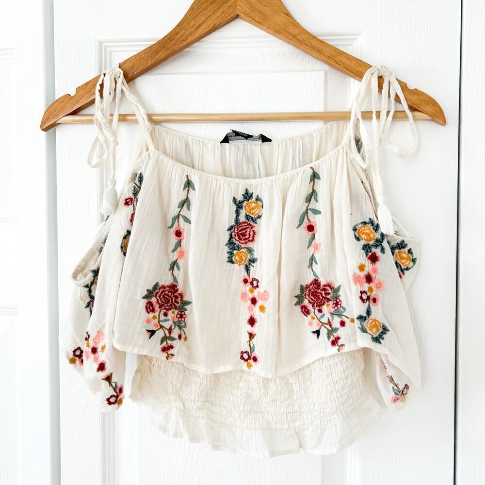 American Eagle Outfitters Cream Embroidered Floral Crop Top